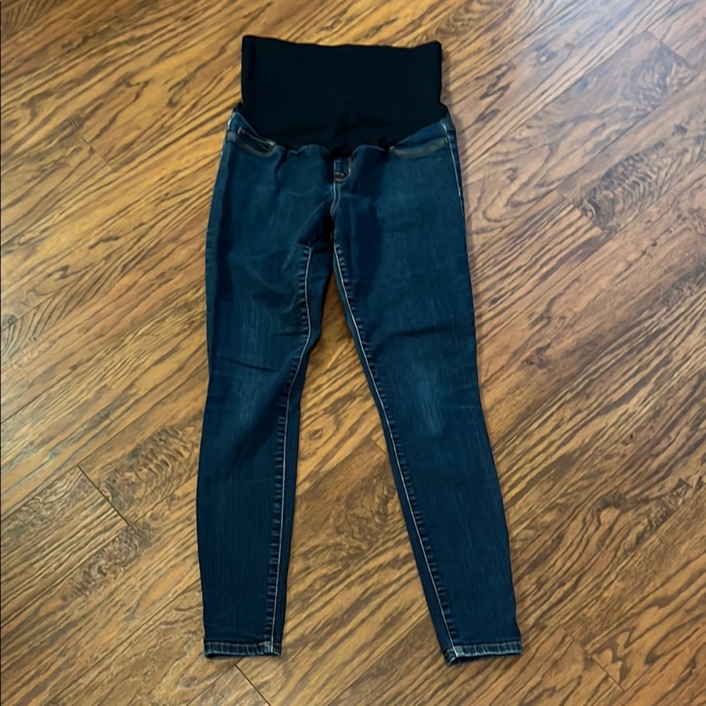 Liz Lange Maternity Jeans (Jeggings) Over Belly